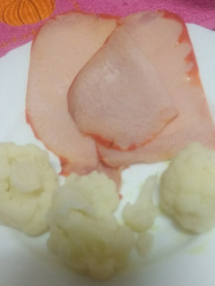 Una foto de Lomo adobado con coliflor
