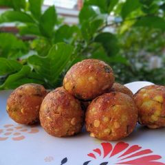 A picture of Sabudana vada in appe pan.