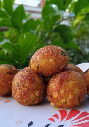 A picture of Sabudana vada in appe pan.