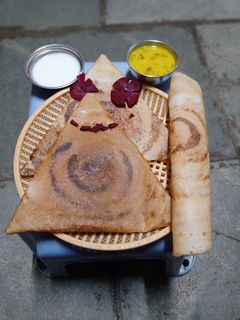 બીટરૂટ ઢોસા (Beetroot Dosa Recipe In Gujarati) રેસીપી મુખ્ય ફોટો