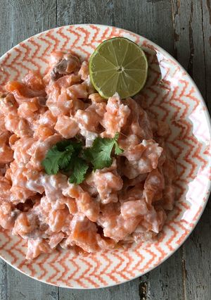 Une photo de Tartare de saumon au lait de coco