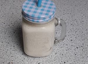 Une photo de Milkshake maigre a la banane