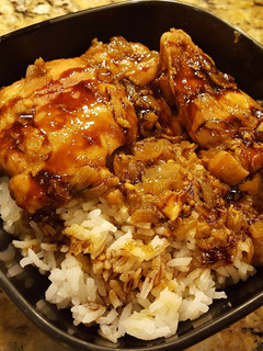 A picture of Smoor [Dutch-Indonesian Spiced Chicken and Rice].