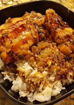 A picture of Smoor [Dutch-Indonesian Spiced Chicken and Rice].