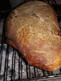 Una foto de Carne de cerdo ahumada con madera de Nogal