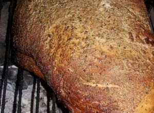 Una foto de Carne de cerdo ahumada con madera de Nogal
