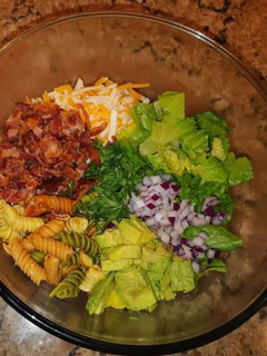A picture of BLT Pasta Salad.