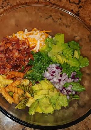 A picture of BLT Pasta Salad.