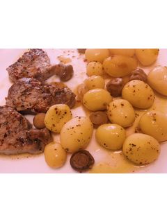 Una foto de Solomillo al horno con patatas