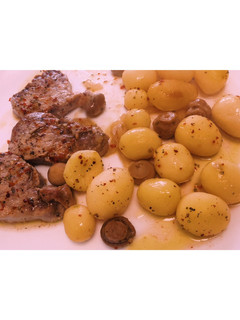 Una foto de Solomillo al horno con patatas