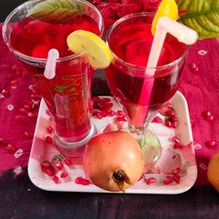 Pomegranate juice 😋😋😋 A picture of Pomegranate juice 😋😋😋.