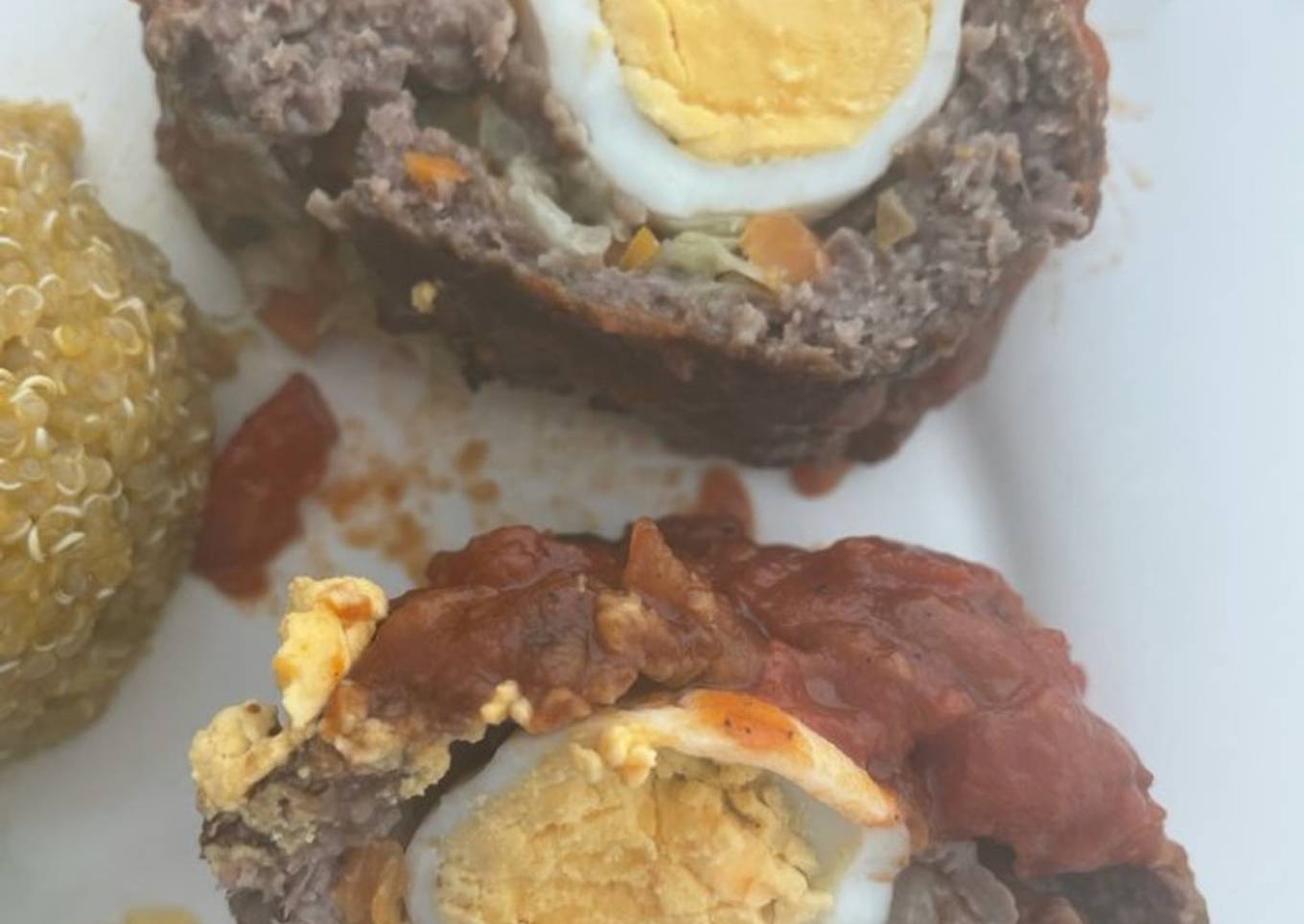 Rollo de carne con huevo