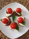 Miny crostini homemade conditi olio evo e origano