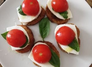 Foto di Miny crostini homemade conditi olio evo e origano