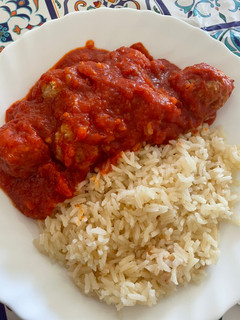 Una foto de Albóndigas con tomate