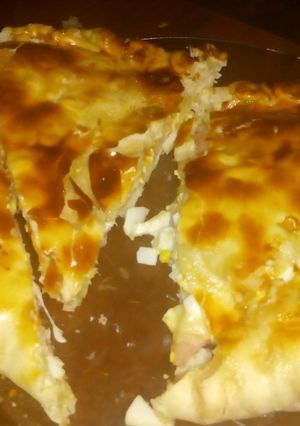 Una foto de Tarta De Jamón & Queso A La Mitad 😁