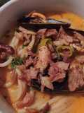 Espaguetis caldosos con almejas, coco y café