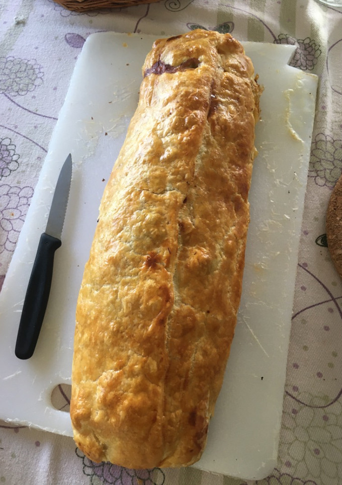 Una foto de Rollo de carne con hojaldre