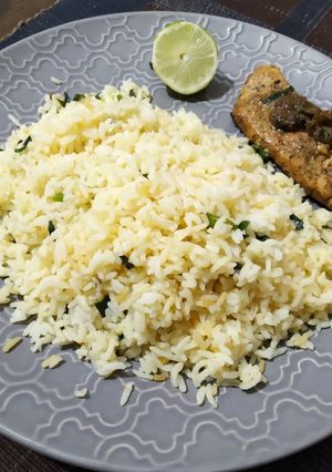 ১০ মিনিটেই সহজ ফ্রাইড রাইস 🍚 রেসিপির প্রধান ছবি
