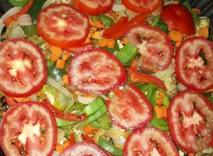Una foto de Pizza de vegetales (sin masa)