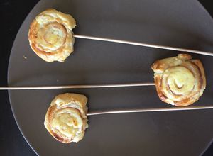 Foto principal de Piruletas divertidas y sabrosas de jamón y queso
