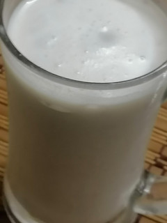 A picture of Thanda badam date milk.