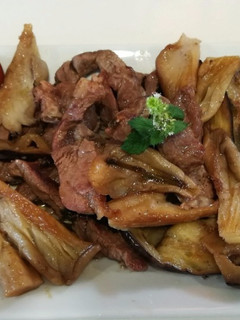 Una foto de Revuelto de carne y verdura