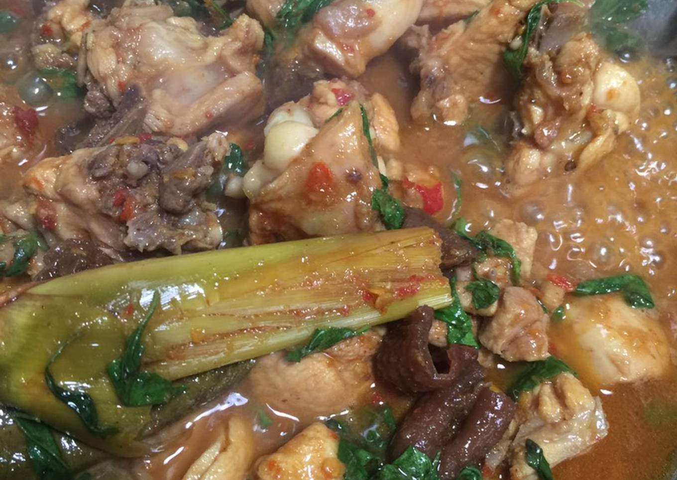 Rica rica ayam daun kemangi