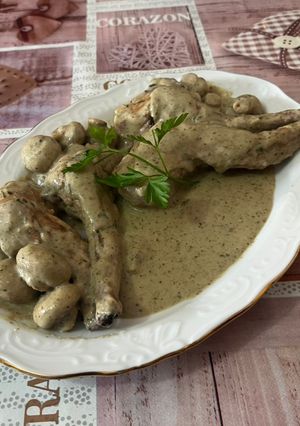 Una foto de Conejo en salsa de champiñones
