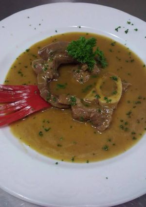 Una foto de Ossobuco al vino blanco