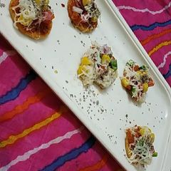 A picture of Biscuit pizza.