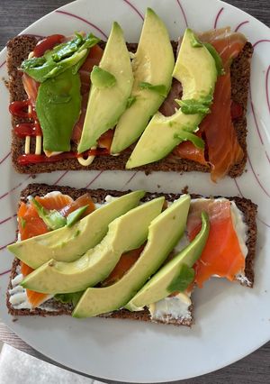 Une photo de Toast avocat saumon fumé