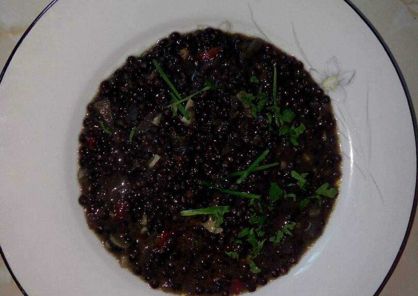 Lentejas caviar con calamar