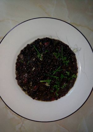 Foto principal de Lentejas caviar con calamar