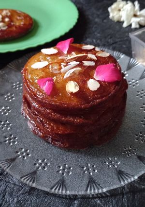 માલપુઆ (Malpua Recipe In Gujarati) રેસીપી મુખ્ય ફોટો