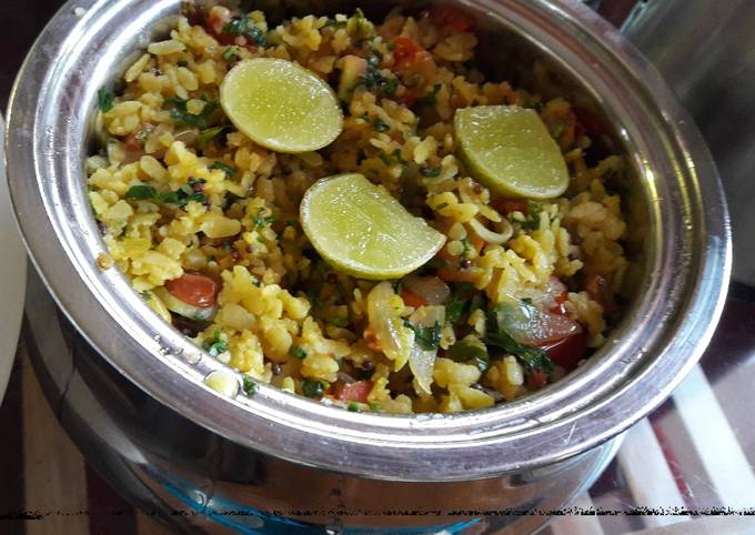 वेज पोहा (veg poha recipe in hindi) रेसिपी मुख्य फोटो