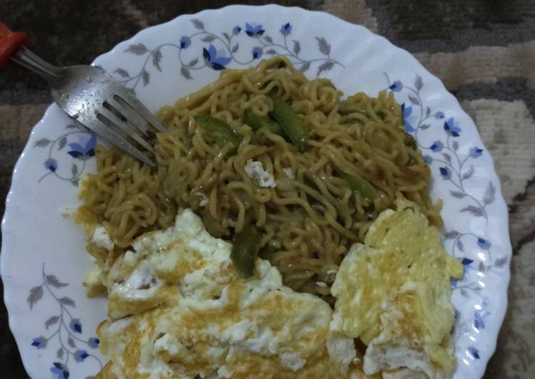 Fried Noodles and eggs