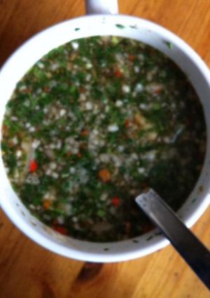 Une photo de Potage aux perles du Japon herbes et poivron rouge