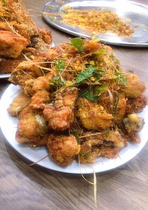 Hình của món Gà lắc bim bim muối tiêu chanh.