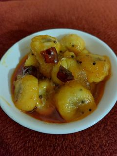 કેળા નુ શાક (Banana Shak Recipe In Gujarati) રેસીપી મુખ્ય ફોટો