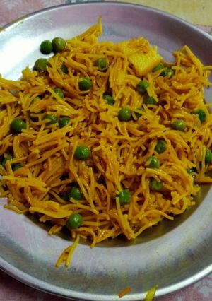 नमकीन सेवइयां (Namkeen seviyan recipe in hindi) रेसिपी मुख्य फोटो
