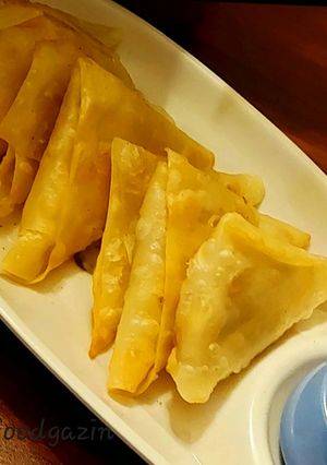 A picture of Corn Cheese Samosa.