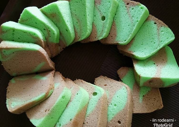 Langkah Mudah untuk memasak Chiffon Putih telur Coklat Pandan, Lezat Sekali