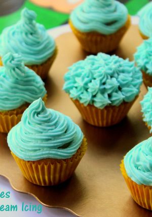 A picture of Vanilla Cup Cakes.