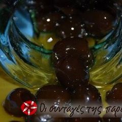 A picture of Olive spoon sweet.