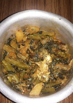 A picture of Hilsa fish Head with Malabar spinach | Side dish.