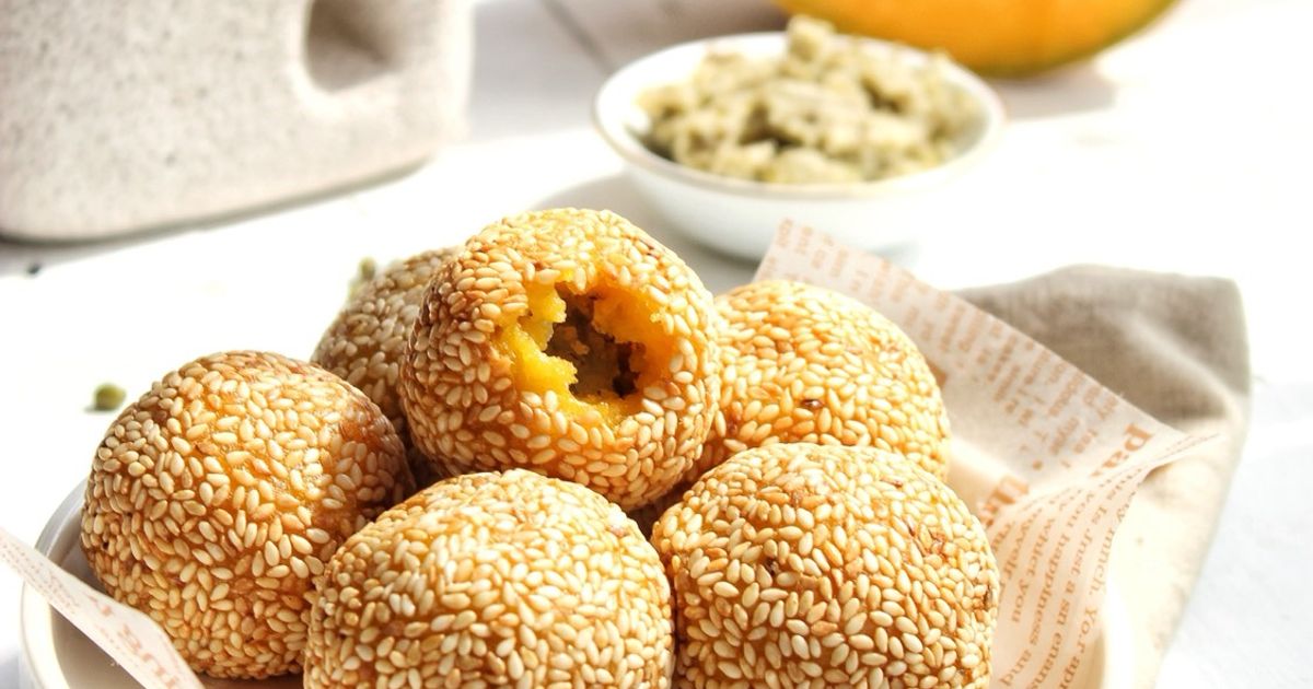 Onde-onde Labu Kuning isi Kacang Hijau