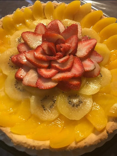 Una foto de Tarta de frutas 🍓🍑🥝