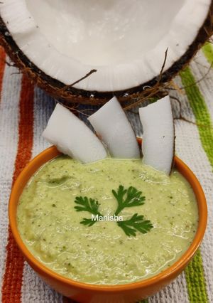 A picture of Instant Sweet & Tangy Coconut Chutney.