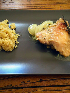 Una foto de Pollo en salsa con quinoa